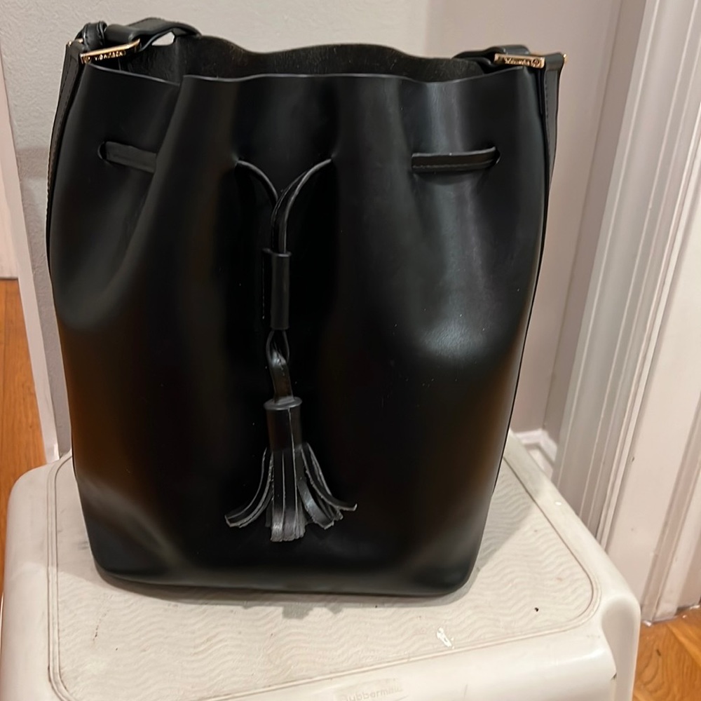 Black leather shoulder bucket bag